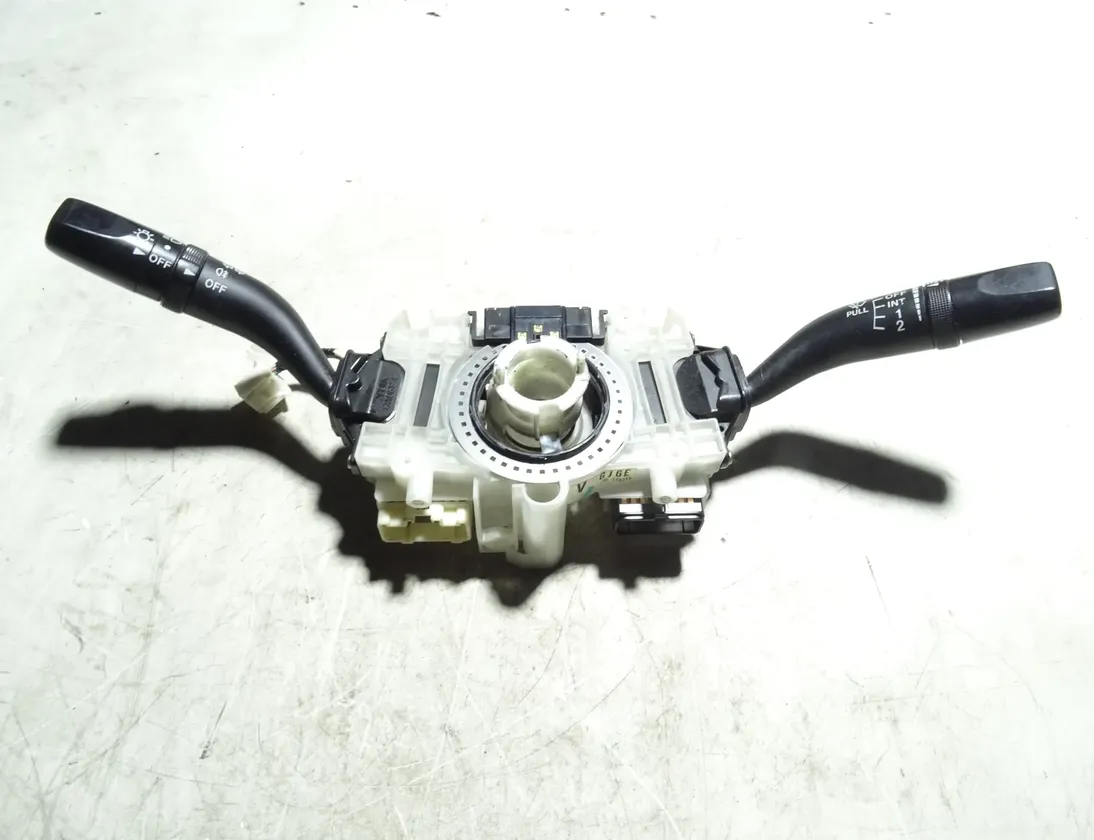 MAZDA 6 GG (2002-2007) Interrupteur de manette d'essuie-glace GJ6E,17D255,GJ6E17D255 14897553