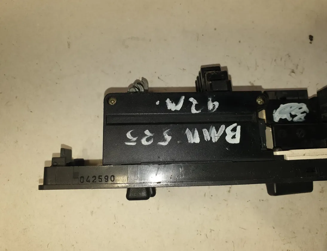 BMW 5 Series E34 (1988-1996) Unité de climatisation 8351110,042590 23322879