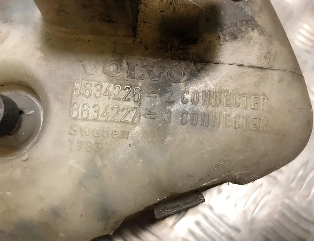 VOLVO S60 1 generation (2000-2009) Vase d'expansion 1783,8634227 29111725