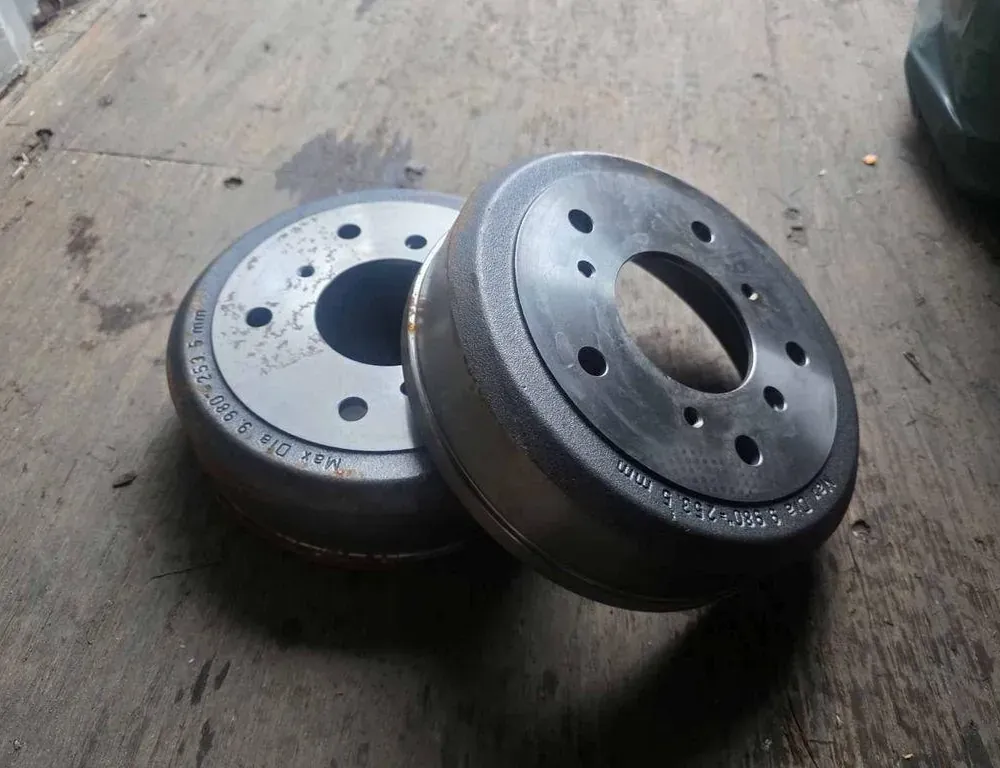 VOLKSWAGEN LT 1 generation (1975-1995) Tambour De Frein Arrière Droit 281609617 34006755