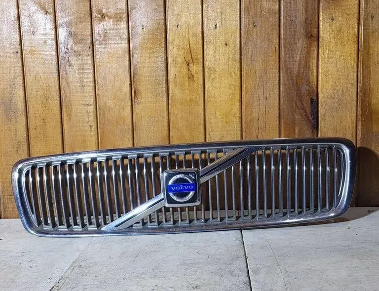 VOLVO V70 2 generation (2000-2008) Calandre 8659875 31504705