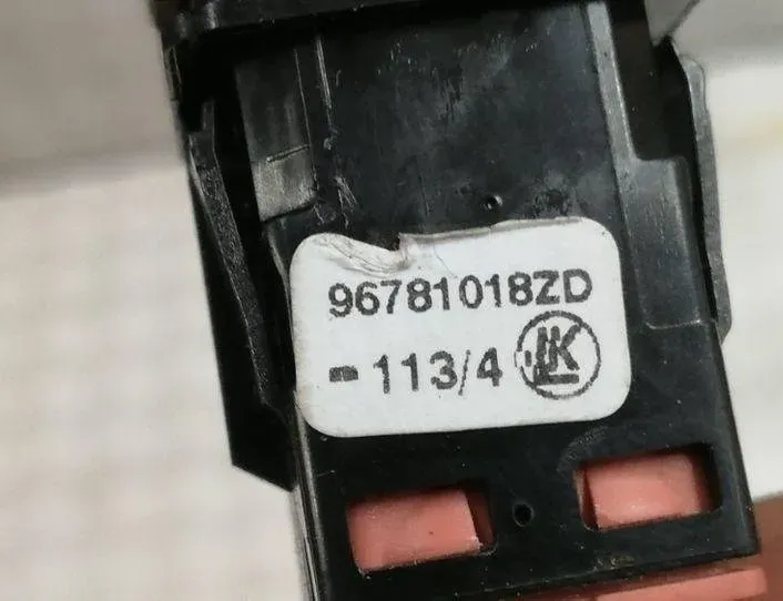 CITROËN C4 Picasso 2 generation (2013-2018) Bouches d'aération de la console centrale 96781018ZD 27895181