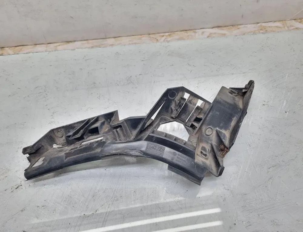 VOLKSWAGEN Golf Plus 1 generation (2004-2009) Support de pare-chocs arrière droit 5M0807394A 31471495