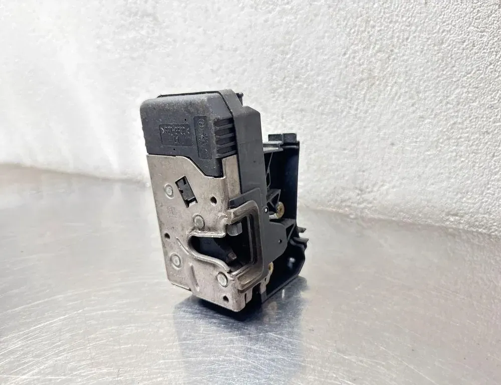 OPEL Meriva 1 generation (2002-2010) Serrure de porte avant gauche 24434880 34543059