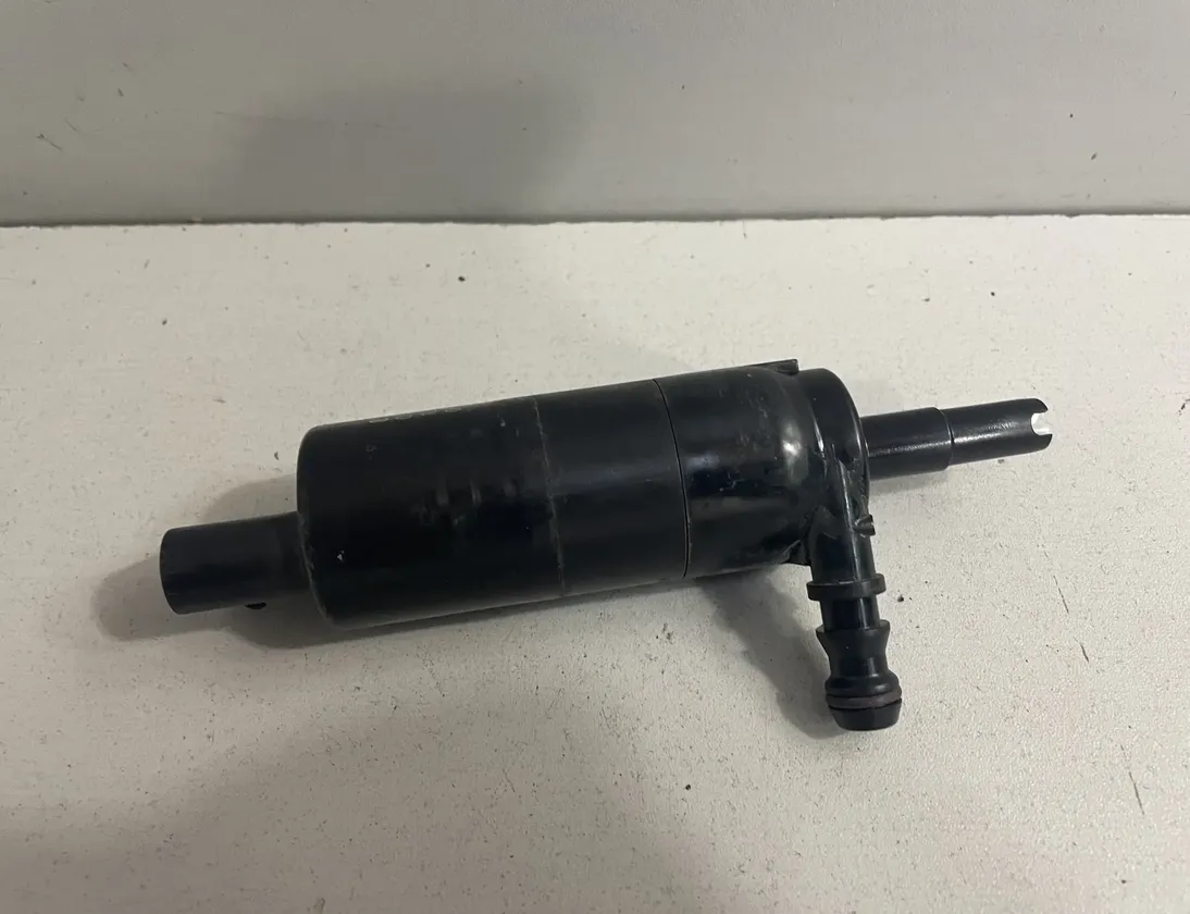 BMW M3 E90/E92/E93 (2007-2013) Moteur de lave-phare 8377430 13911766