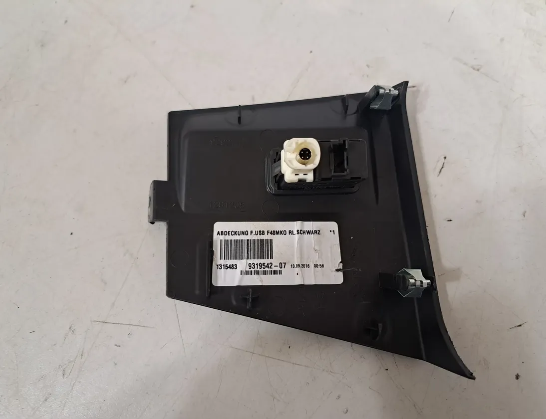BMW X1 F48/F49 (2015-2023) USB 9266607,9319542 27212190