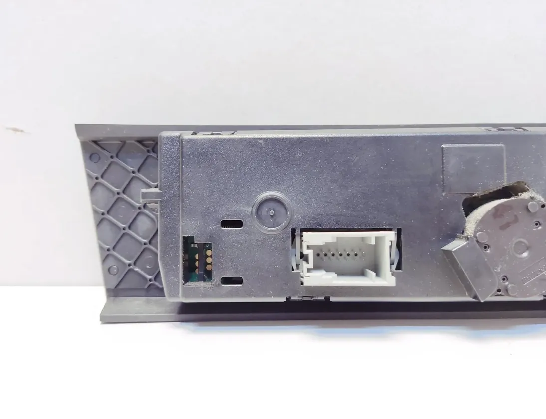 BMW M3 E90/E92/E93 (2007-2013) Unité de climatisation 9182287,9183277,9168114,9162983,9147299,9119686,9199260 28992907