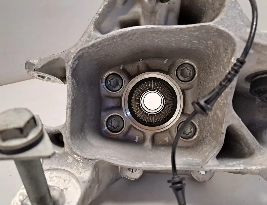 BMW X5 G05/G18 (2018-2024) Moyeu de roue arrière droit 6876652,6890073,6895656,6876654 30717874