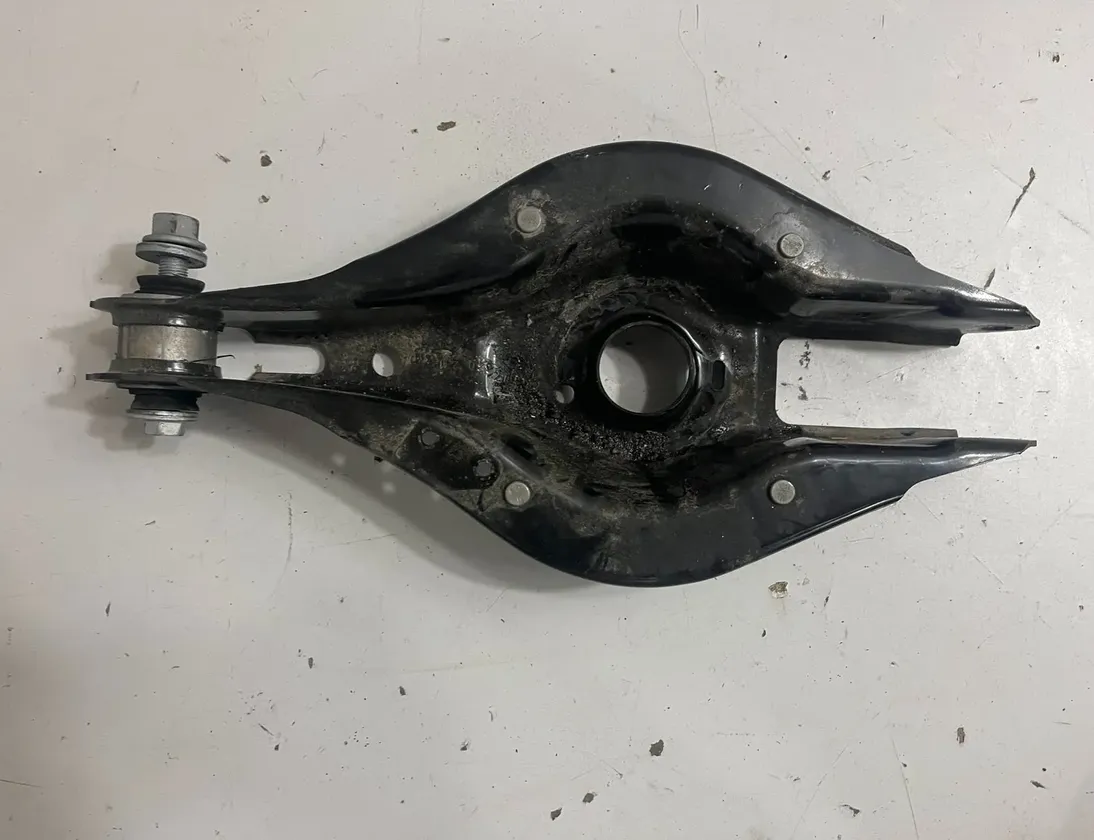 BMW 3 Series G20/G21/G28 (2018-2024) Suspension arrière gauche 6895046,6890984,6876803,6895466,8851844,6888955,6878639,6881199,6878631,6785607,6879659,6886451,5A74AC7,9896323,8689553,6898481 33568338