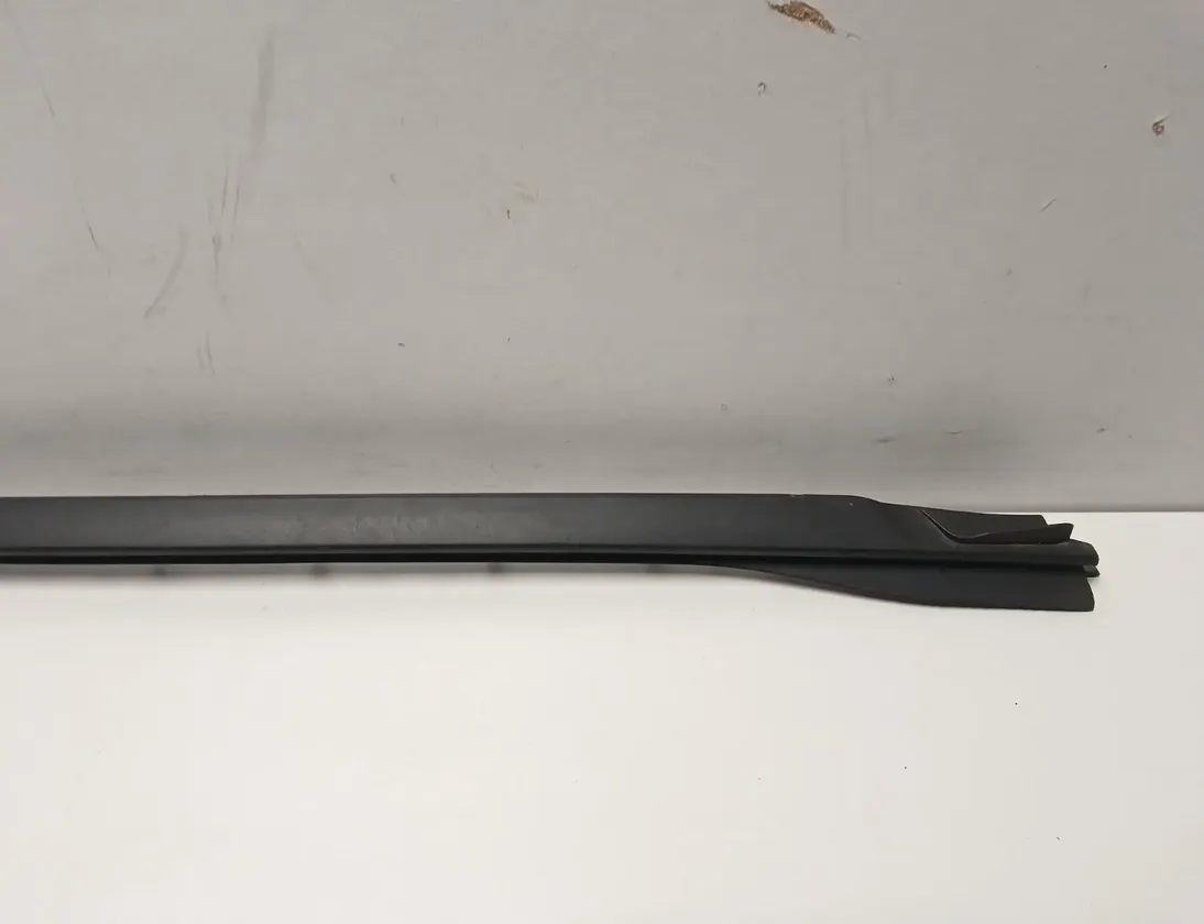 BMW i4 1 generation (2021-2024) Garniture verticale gauche du pare-brise 7933087 34494273