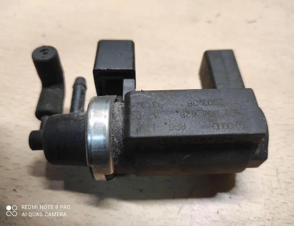 AUDI A8 D2/4D (1994-2002) Électrovanne 4E0906628 34637796