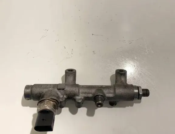 VOLKSWAGEN Touareg 2 generation (2010-2018) Rampe de carburant 059130089BT 34871883