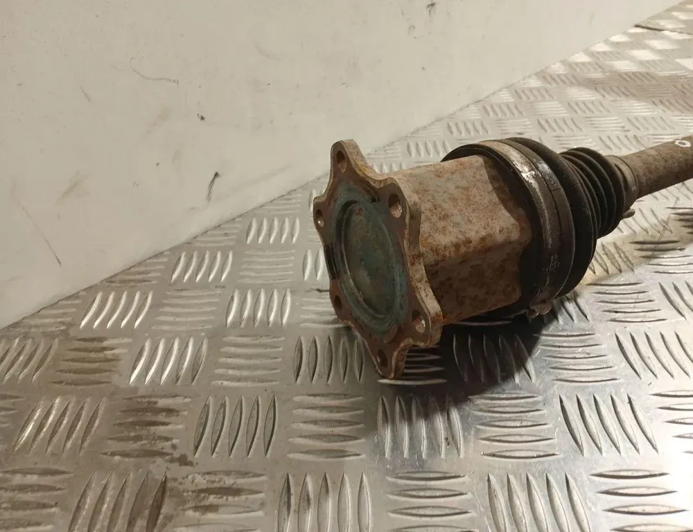 VOLKSWAGEN Passat B8 (2014-2023) Arbre de transmission avant gauche 34879088