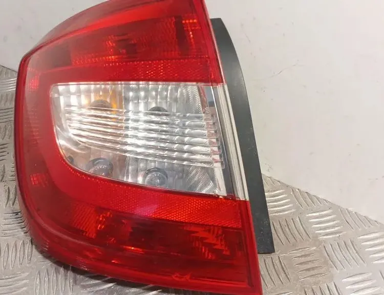 SKODA Rapid 2 generation (1985-2023) Feu arrière gauche 5JH945095 34866703