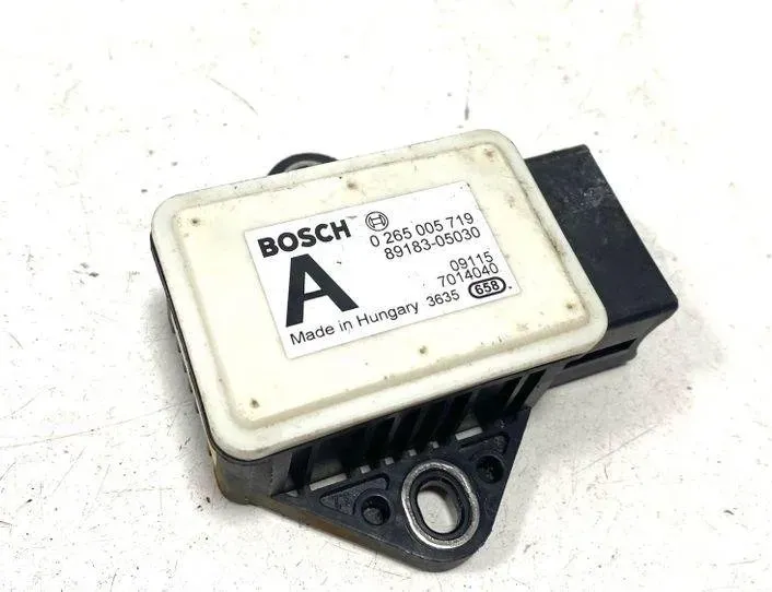 TOYOTA Avensis 3 generation (2009-2020) Capteur d'accélération 0265005719,09115,8918305030 24715151
