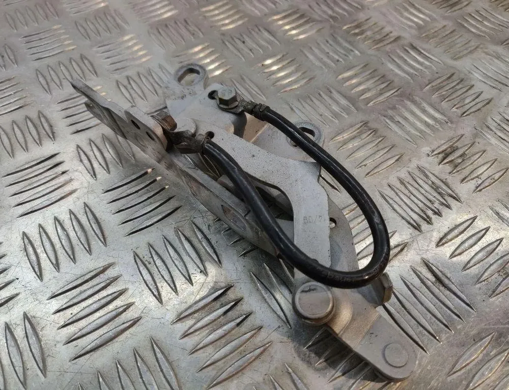 BMW 3 Series E90/E91/E92/E93 (2004-2013) Charnière De Capot Avant Gauche 7115263 31127702