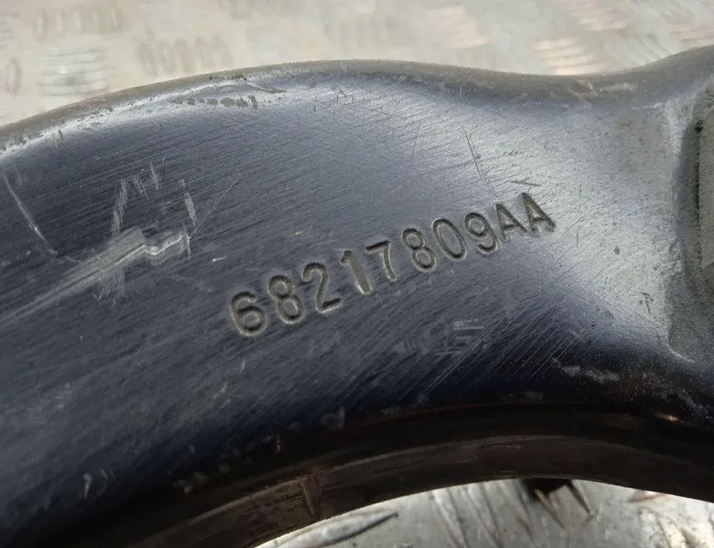 JEEP Grand Cherokee 4 generation (WK) (2004-2024) Bras de triangle avant 68217809AA 31162249