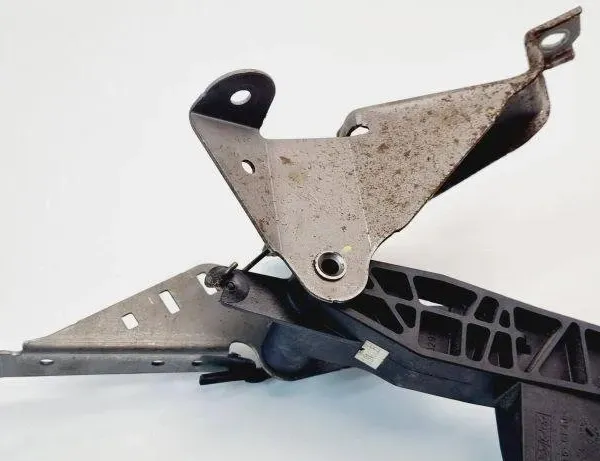 MAZDA 3 BK (2003-2009) Pédale d'embrayage 31090022