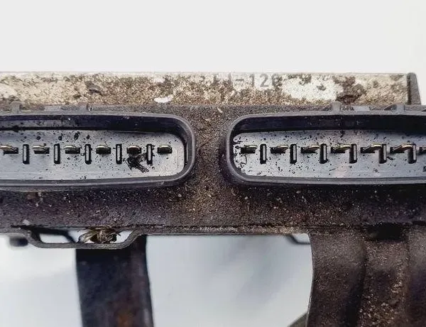 TOYOTA Avensis 2 generation (2002-2009) Calculateur d'injecteurs de carburant 8987120050 31100765