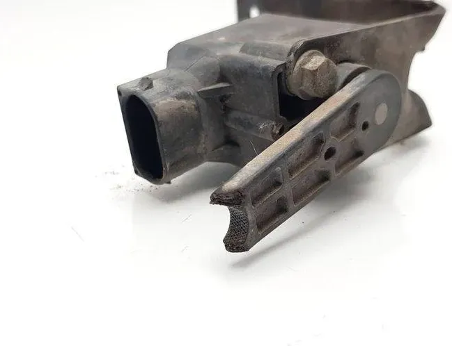 MERCEDES-BENZ M-Class W163 (1997-2005) Capteur de niveau avant droit A0105427717 31104724