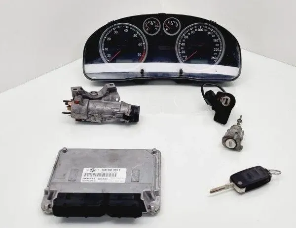 VOLKSWAGEN Passat B5 (1996-2005) Ensemble calculateur moteur 06B906033T 31115397