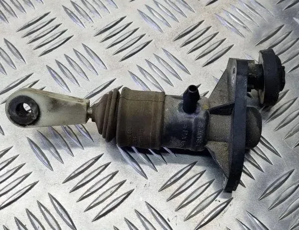 VOLKSWAGEN Passat B5 (1996-2005) Cylindre d'embrayage 8E1721401C,8E1721401 31116499