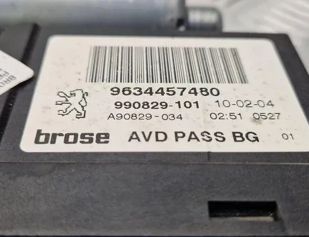 PEUGEOT 307 1 generation (2001-2008) Moteur de lève-vitre de porte avant gauche 0130821766,9634457480 34583172