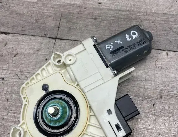 AUDI Q7 4L (2005-2015) Moteur de lève-vitre de porte avant gauche 4L0959801B 34980637