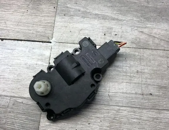 PORSCHE Cayenne 958 (2010-2018) Actionneur de moteur de volet de chauffage intérieur EFB440 34983786