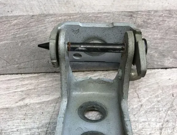 PEUGEOT 208 Peugeot 208 (2012-2015) Charnière de porte avant gauche 34994465