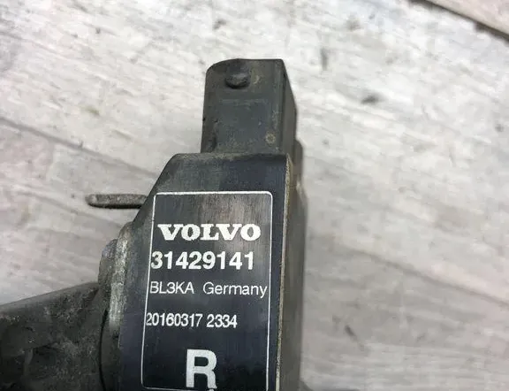 VOLVO XC70 2 generation (2000-2007) Capteur de niveau avant droit 31429141 34993549