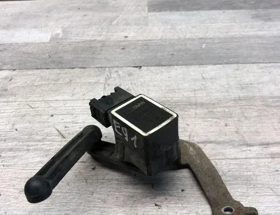 BMW 5 Series E60/E61 (2003-2010) Capteur de niveau avant gauche 6784696 34992182