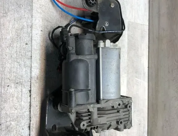 BMW X5 E70 (2006-2013) Compresseur de suspension 6799419 34992621