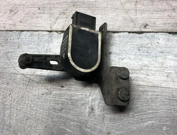 VOLVO XC70 2 generation (2000-2007) Capteur de niveau avant droit 31429141 34993549