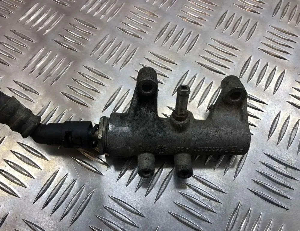 OPEL Vectra C (2002-2005) Régulateur de pression de carburant 55203803 31810866
