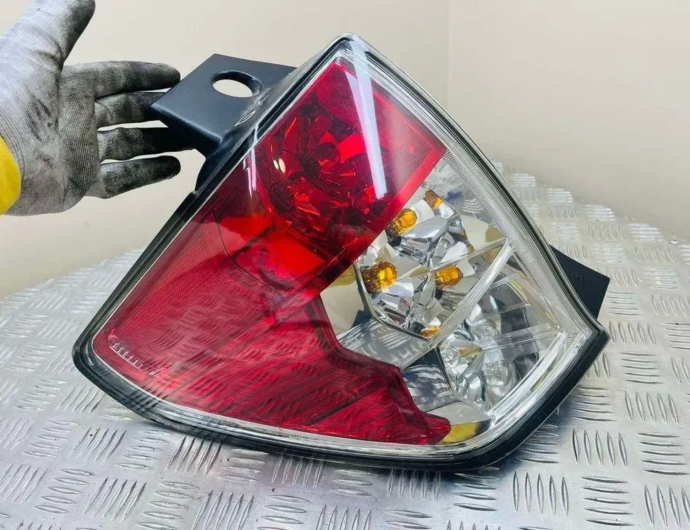 SUBARU Forester SH (2007-2013) Feu arrière gauche 22020048 31818152