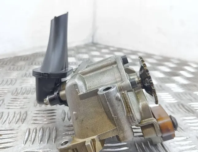 MERCEDES-BENZ S-Class W221 (2005-2013) La pompe à huile A2721800501 28643870