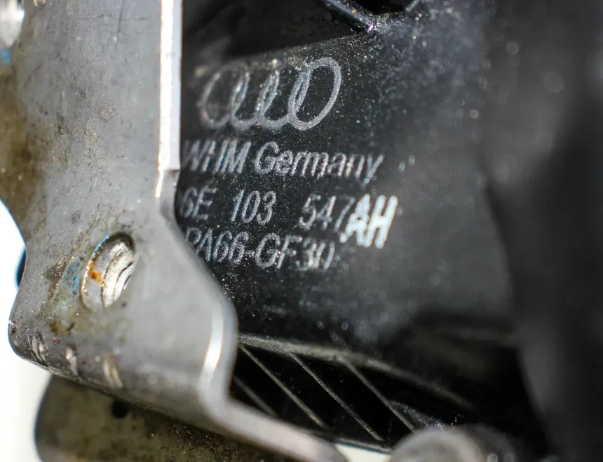 AUDI Q5 8R (2008-2017) Reniflard 06E103547AH 31620659