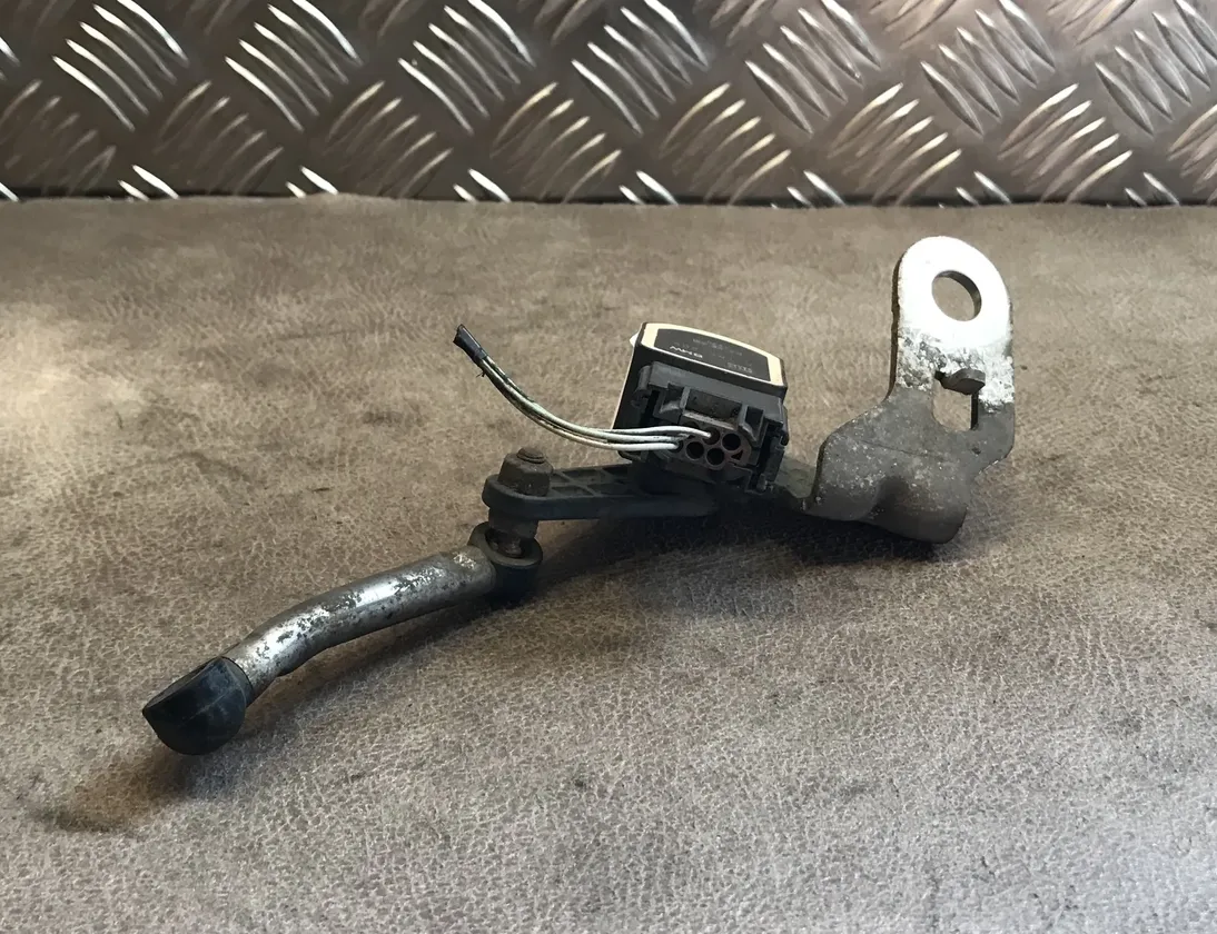 BMW Z4 E89 (2009-2017) Capteur de niveau avant droit 6785205 15316535