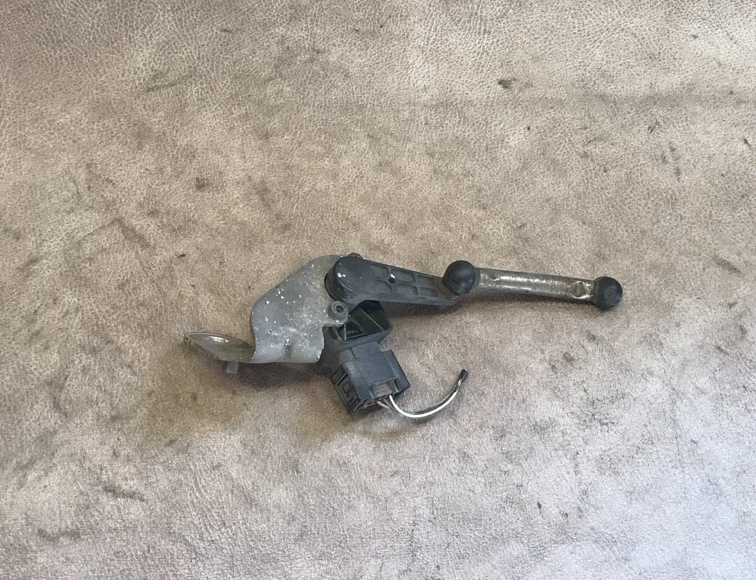 BMW Z4 E89 (2009-2017) Capteur de niveau avant droit 6785205 15316535