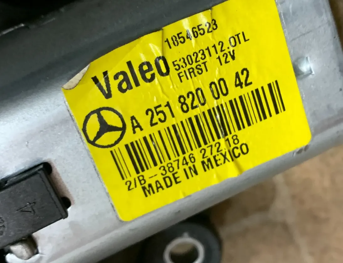 MERCEDES-BENZ GLS-Class X166 (2015-2020) Moteur d'essuie-glace de hayon A2518200042 33515785