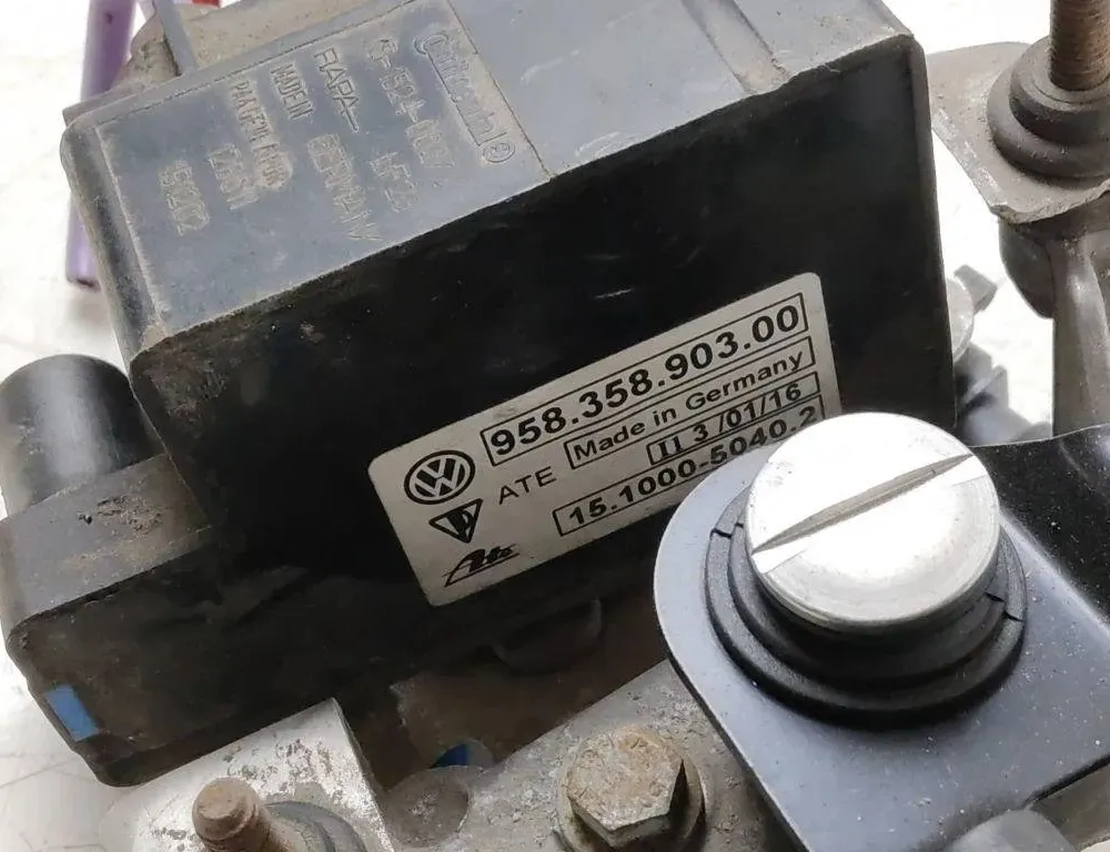 PORSCHE Cayenne 958 (2010-2018) Compresseur de suspension 95835890300,30116 31926086