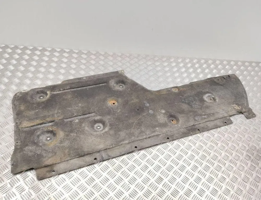 BMW M3 E90/E92/E93 (2007-2013) Cache dessous de caisse côté gauche 8042981 31948602