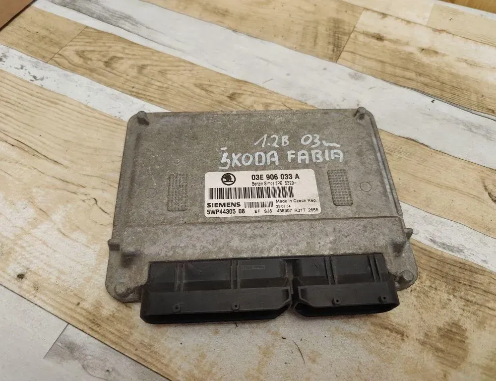 SKODA Fabia 1 generation  (2004-2007) Calculateur d'unité de commande du moteur 03E906033A 34018615