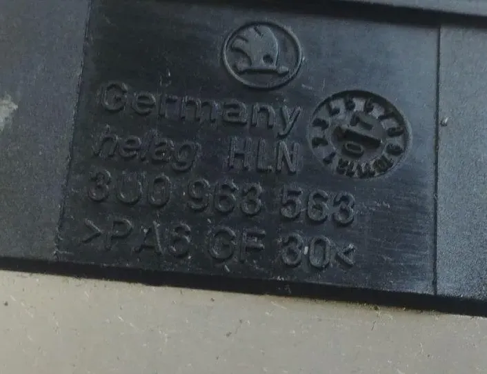 SKODA Superb 1 generation (2001-2008) Interrupteur de chauffage de siège 3U0963563 18233229