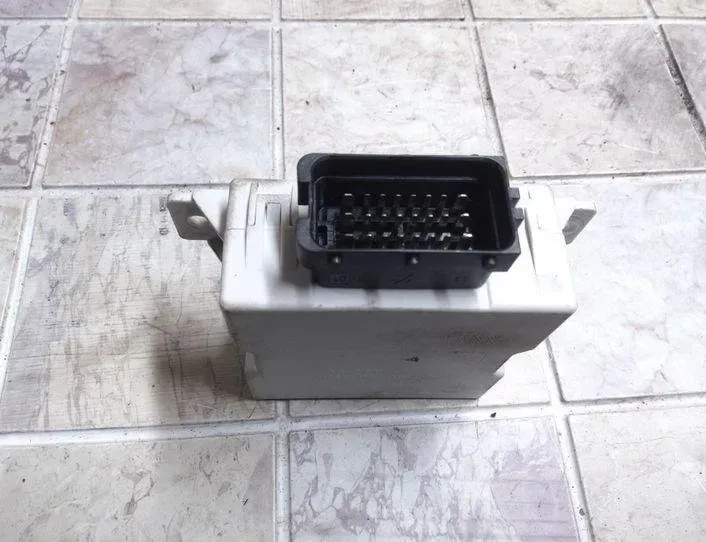 TOYOTA Avensis 2 generation (2002-2009) Relais 150696 18233390