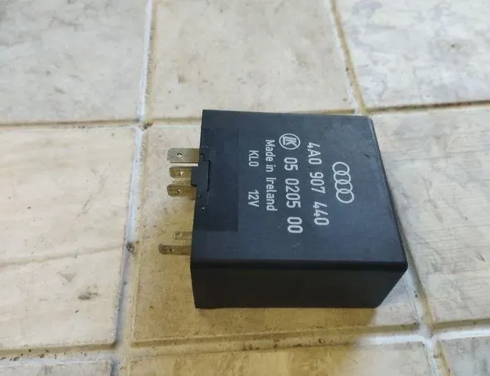 AUDI A6 C5/4B (1997-2004) Relais 05020500,4A0907440 18235321