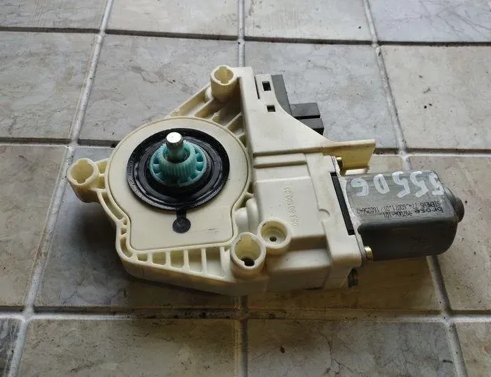 AUDI A6 C6/4F (2004-2011) Moteur de commande de vitre de porte arrière droite 4F0959802A 21032779