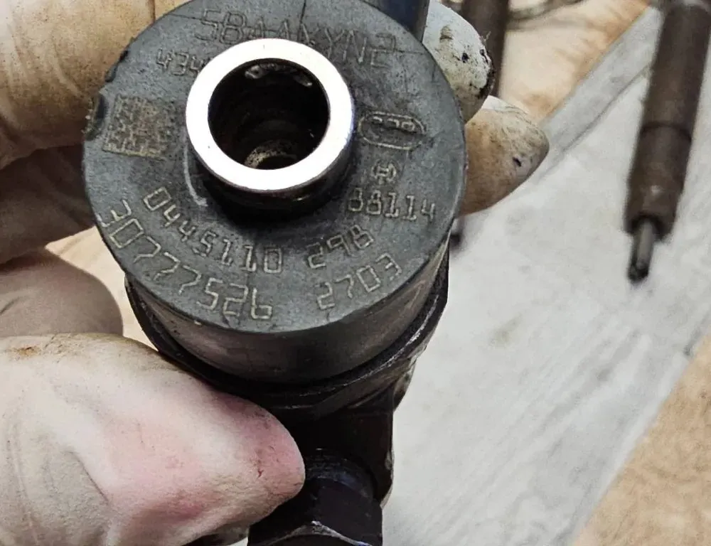 VOLVO S80 2 generation (2006-2020) Injecteur de carburant 0445110298 33979894