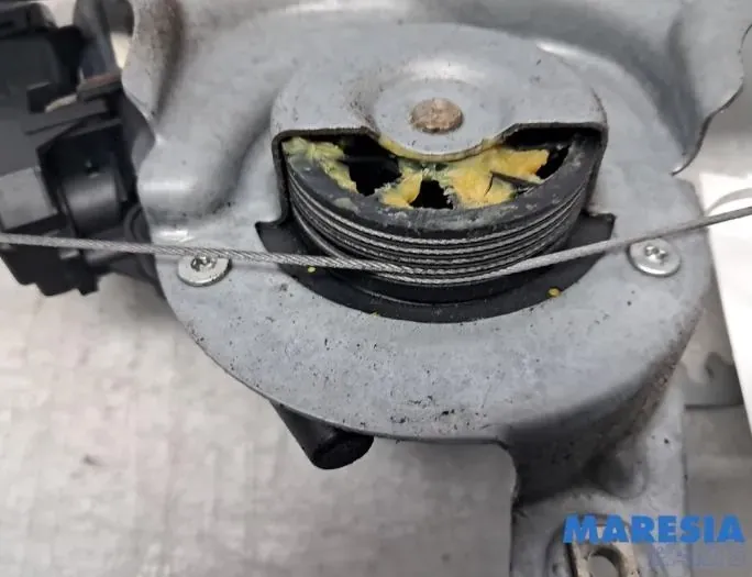 RENAULT Scenic 2 generation (2003-2010) Lève-vitre de porte avant droite 8201010936,008201010936 34495519